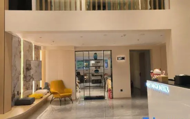 Ruiyi Light Residence Hotel
