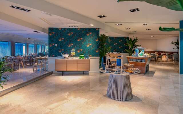 Sesimbra Oceanfront Hotel