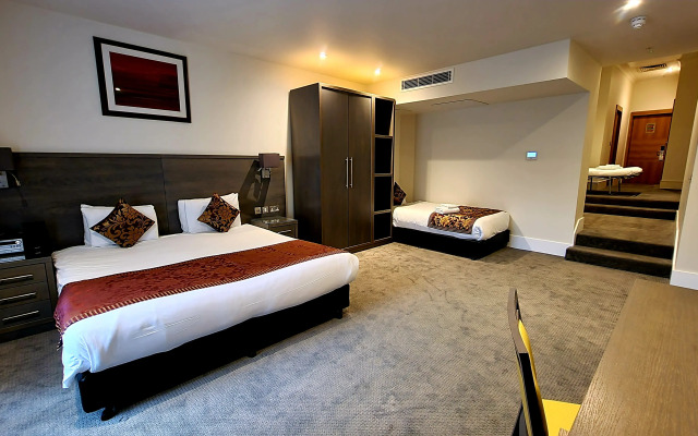 The Park City Grand Plaza Kensington