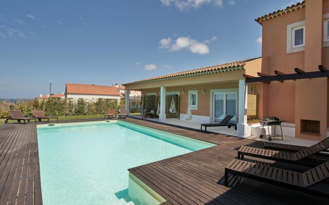 Torel Cliff Surf & Golf