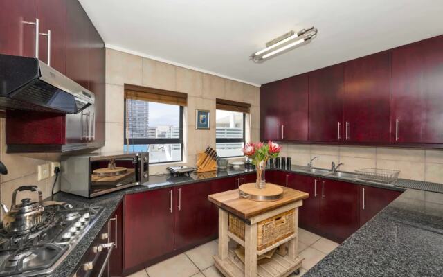 Bright and Stylish Beachfront Apartment