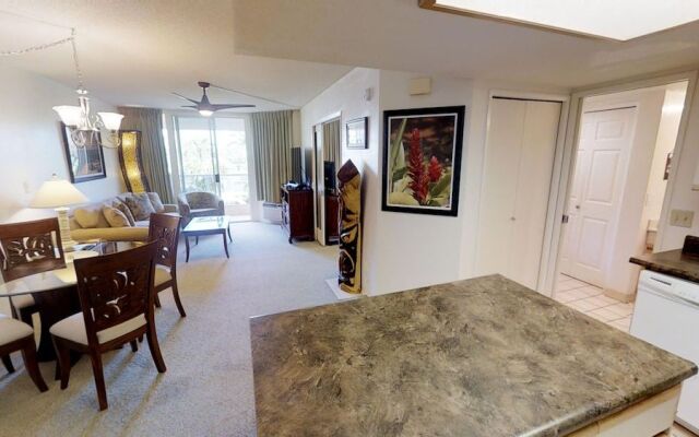 Maui Banyan Q204 by RedAwning