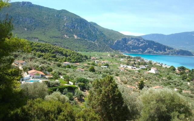 Beachfront self-catering studios in Psatha Bay - 60km from Athens
