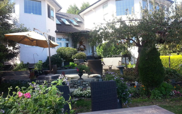 By the Sea BnB Sidney BC