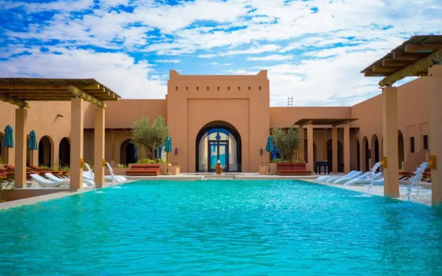 Bab Al Nojoum Bateen Liwa Resort