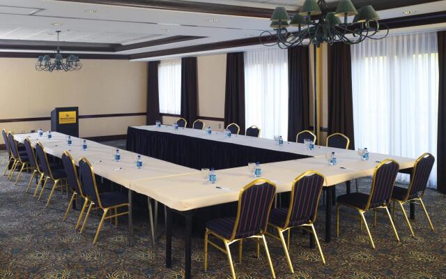 Sheraton Suites Akron Cuyahoga Falls