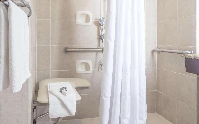 enVision Hotel & Conference Center Mansfield-Foxboro