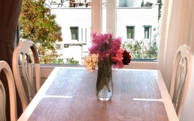 Anar Hotel