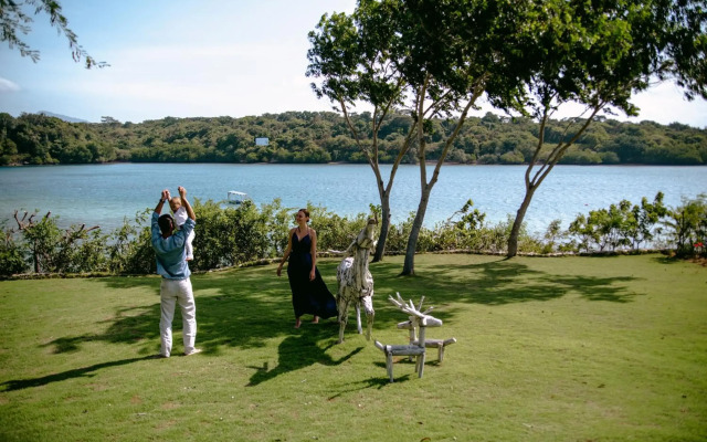 Menjangan Dynasty Resort