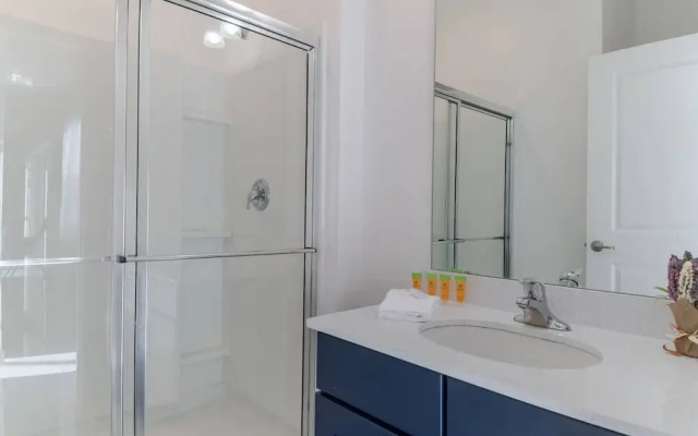 Sophisticated 9 Bedroom Close to Disney