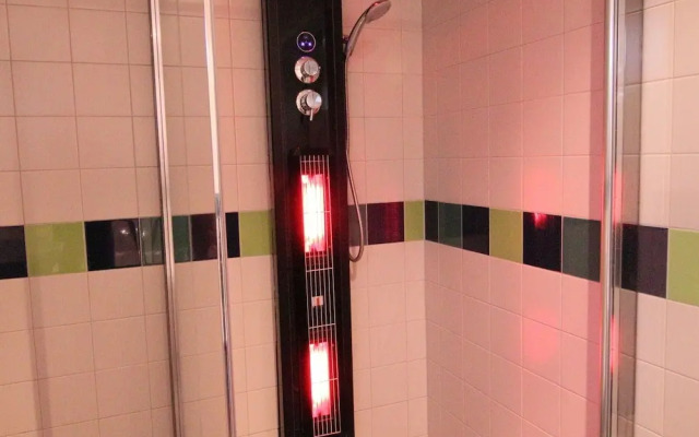 Friesland Bungalow With Terrace