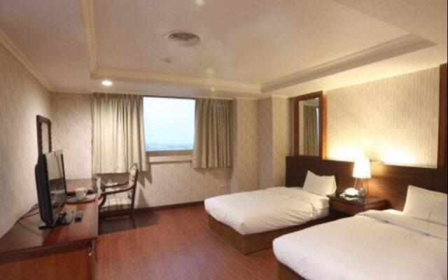 Camp David Hotel