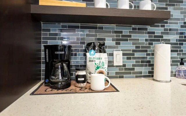 Modern Town Lake Penthouse by Cozysuites