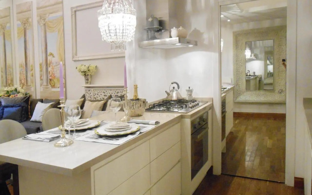 Luxury Navona Apartments by Flatinrome