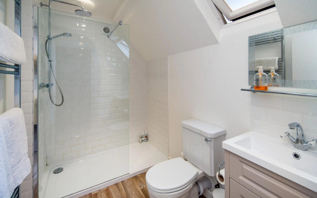 Trent Tops 3-bed penthouse apartment in West Cowes