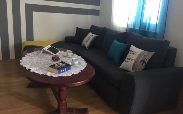 Špiro - parking and barbecue - A1 prizemlje(2+2)