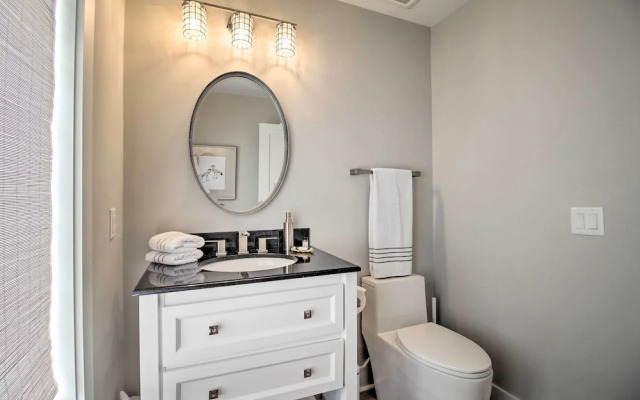 Pet-friendly Villa w/ Balcony in Bluffton!