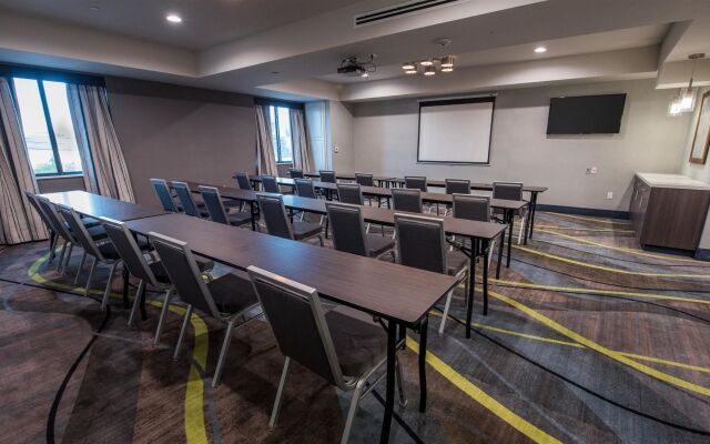 Best Western Plus Gardena Inn & Suites