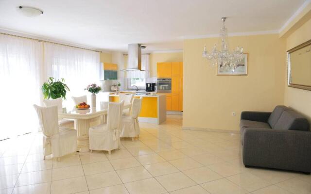 Apartments Mrkonja
