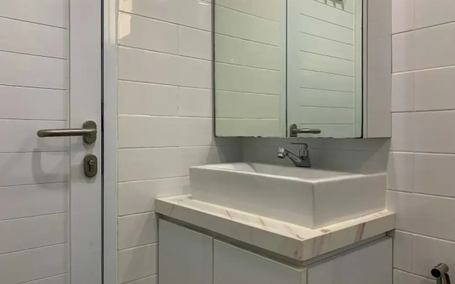 Fancy And Nice Studio At Sunter Park View Apartment