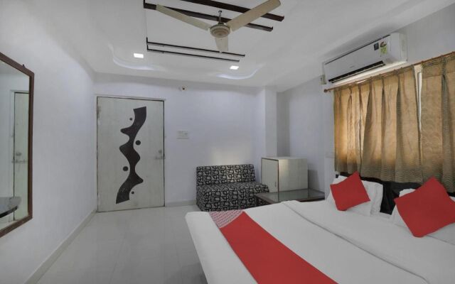 OYO Flagship 83069 Hotel Rudra Palace