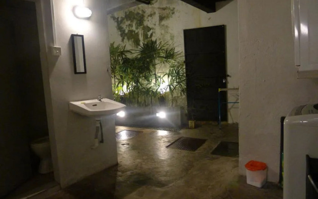 Jalan Jalan Emas Guest House