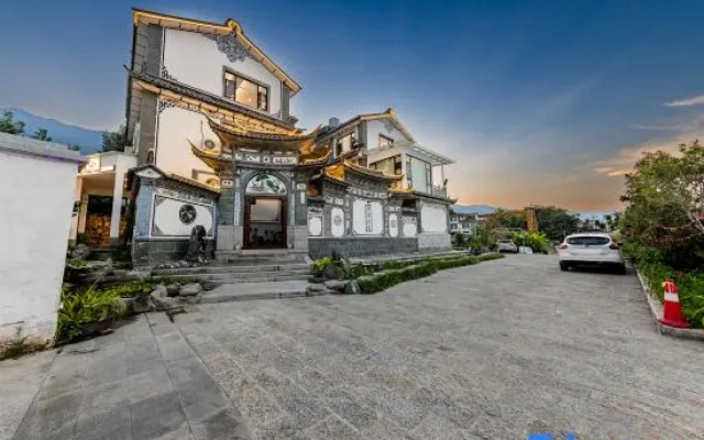 Hongyou Homestay (Dali Chongsheng Temple San Ta Branch)