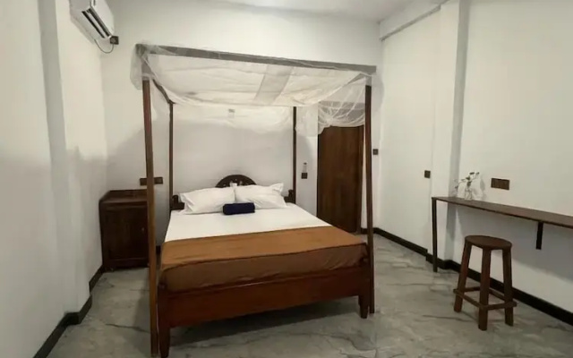 Lunora Beach Home