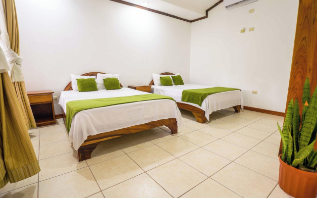 Arenal Hostel Resort Towers