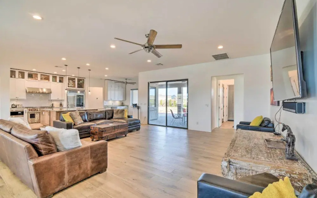 Desert Views, Fire Pit: Serene Phoenix Getaway