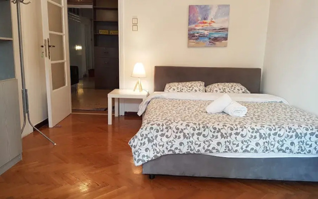 Erra - Teal - Athens Center, 110m², 4 BD, 2 BATH