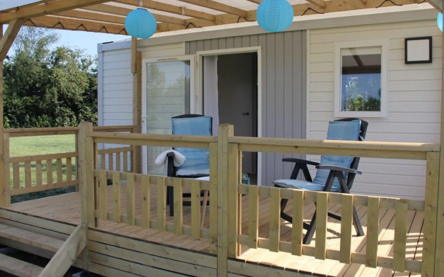 Chalet in Friesland Near Alde Feanen Park