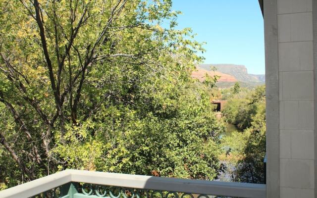 The Inn Above Oak Creek