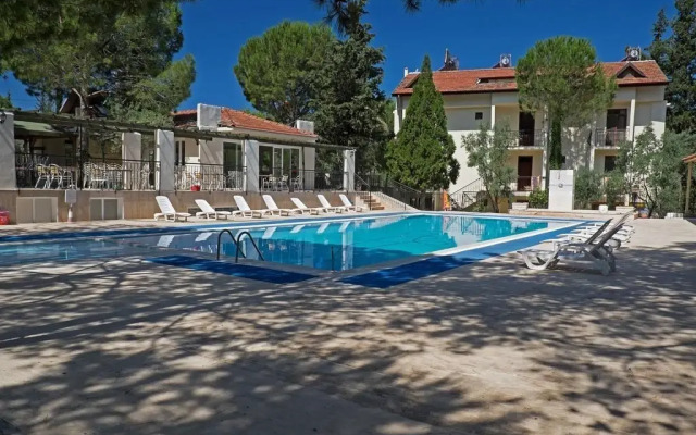 Petit Garden Hotel