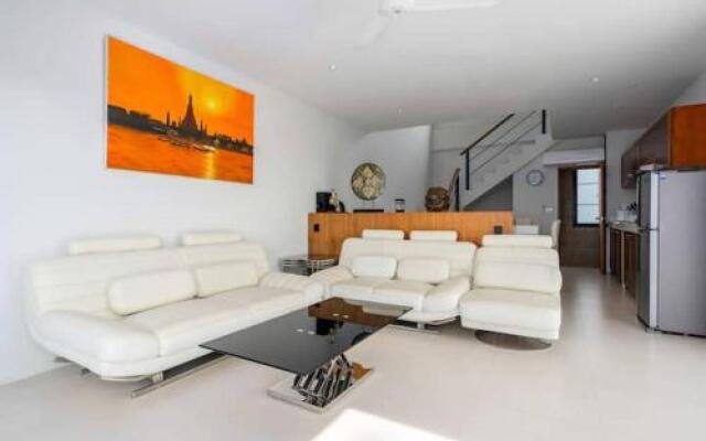 7 Bed Luxury Seaview Villas 5 mins beach