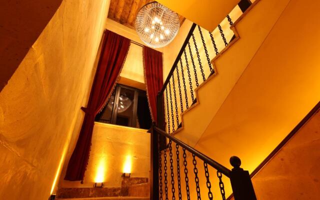 Alika Castle House