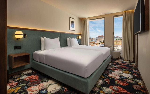 DUO Hotel Lisbon, Curio Collection by Hilton