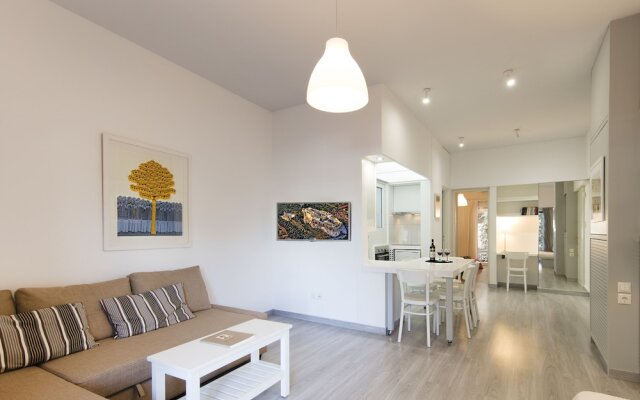 Artistic Apartment in the Middle of Everything by Villarentalsgr