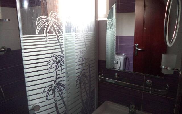 Pine Crest Exclusive Hotel & suite
