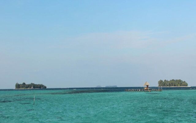 Arys Lagoon Bungalow & Hotel