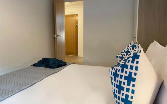 Modern Stylish 2 bedroom 2 Bath Apts.