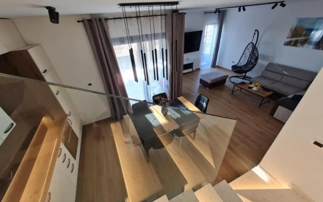 House With Private Jacuzzi Near Umag