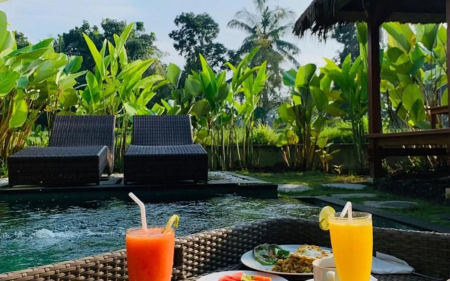 Three Gold Luxury Private Villa