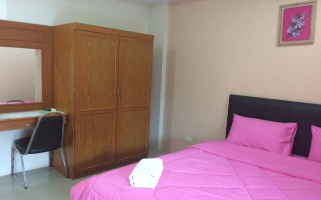 Phrom Phring Place Service Apartment