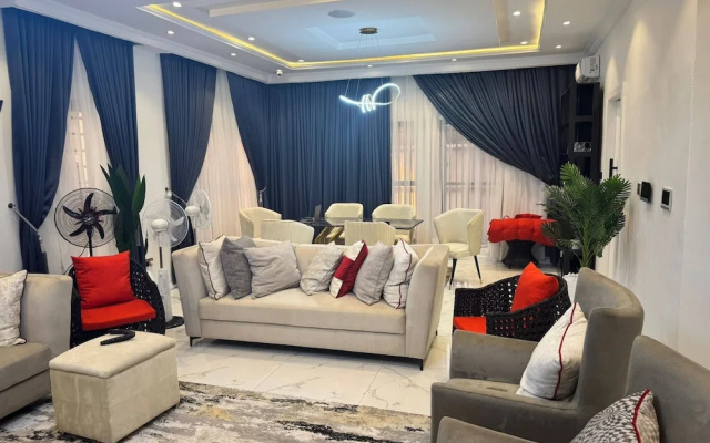 Serene Oasis in Lagos - Private Pool & Relaxing Ambiance