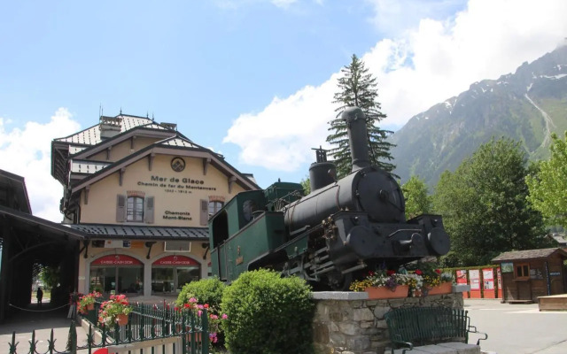 STUDIO CHAMONIX MONT-BLANC Idéalement situé