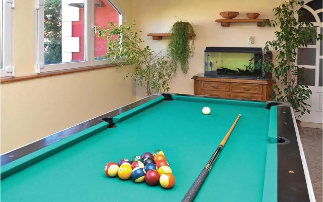 Two-Bedroom Apartment in Prigradica