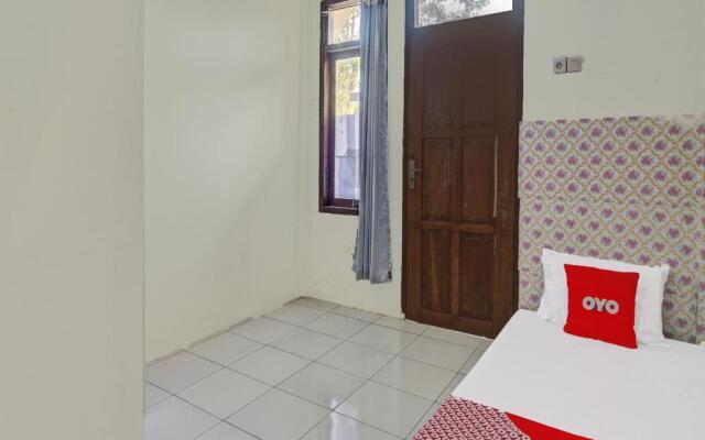 SPOT ON 91799 Sosonopan Homestay Near LANTAMAL VIII MANADO