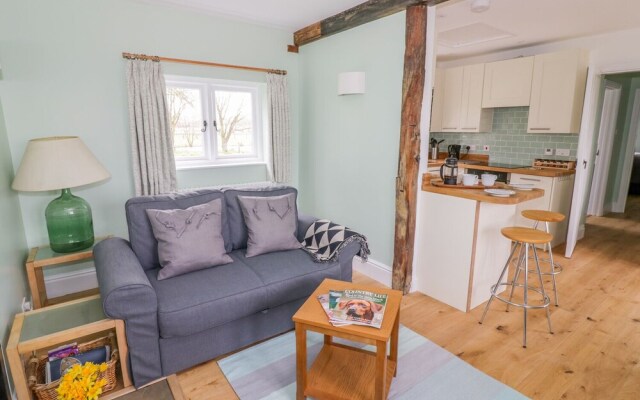 Wigrams Canalside Cottage