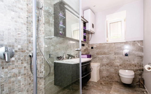 Luxurious Apartment in Zadar With Garden